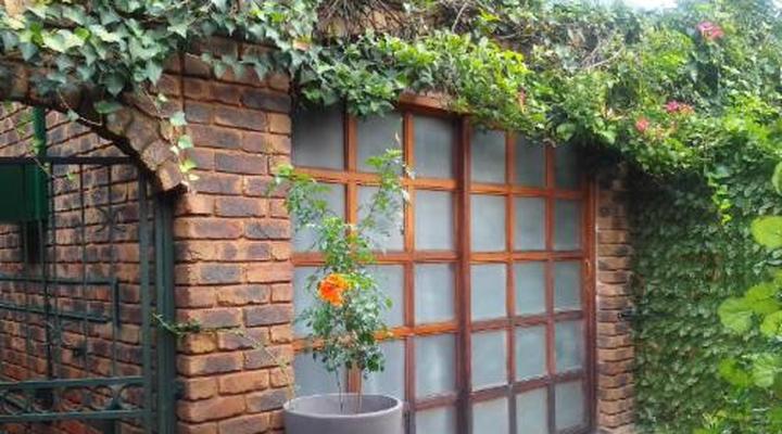 8 Soenie Avenue Self-Catering