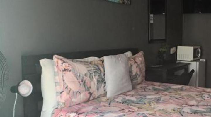 8 Soenie Avenue Self-Catering