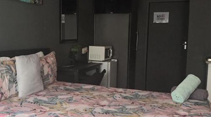 8 Soenie Avenue Self-Catering