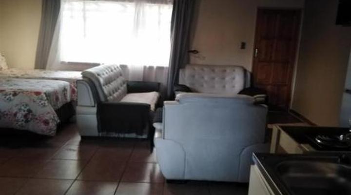 8 Soenie Avenue Self-Catering