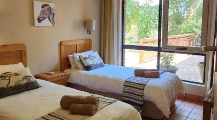 Ekuthuleni River Front Chalet Hoedspruit