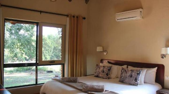 Ekuthuleni River Front Chalet Hoedspruit