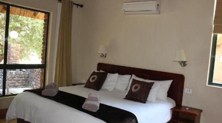 Ekuthuleni River Front Chalet Hoedspruit