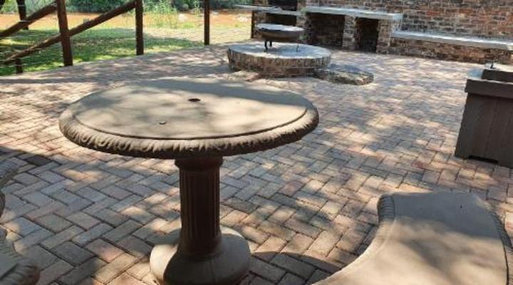 Ekuthuleni River Front Chalet Hoedspruit