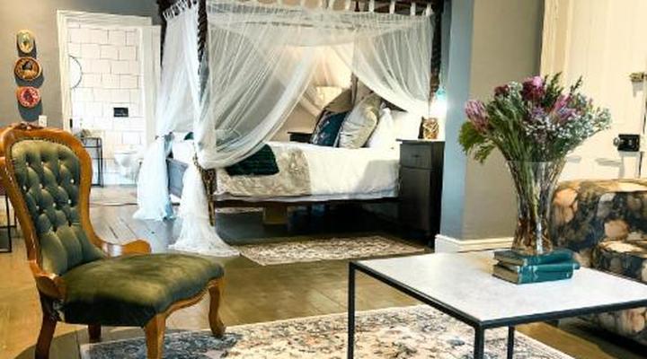 Ruby Rose Countryhouse