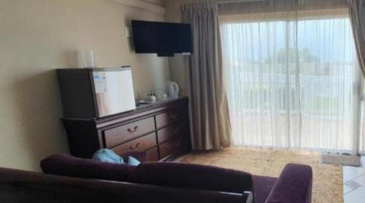 Falling Waters Guest Lodge