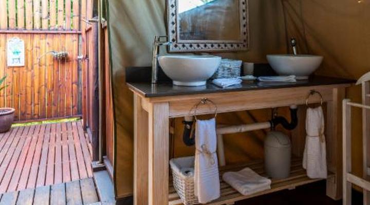 Kingfisher Lakeside Retreat