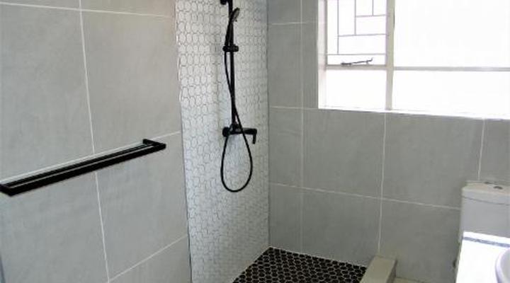 African Moon Corporate House