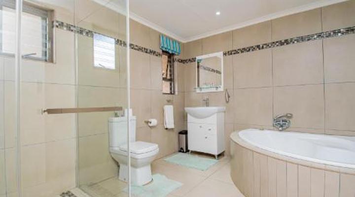 Glen Maine Guest House & Self Catering