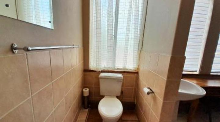 Acorn Lodge & Skydeck Sunset Café