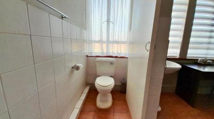 Acorn Lodge & Skydeck Sunset Café