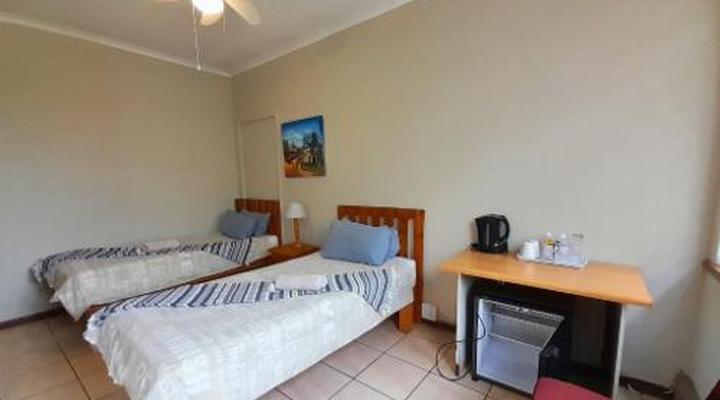 Acorn Lodge & Skydeck Sunset Café