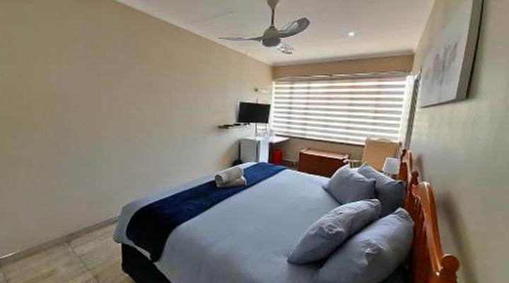 Acorn Lodge & Skydeck Sunset Café