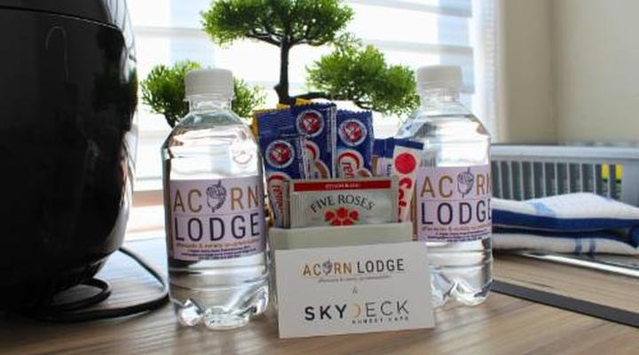 Acorn Lodge & Skydeck Sunset Café