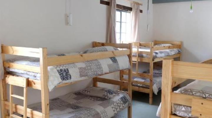 De Bos Backpackers& Camping