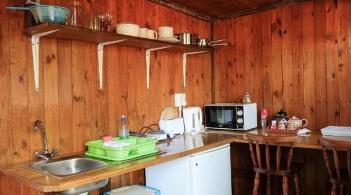 De Bos Backpackers& Camping