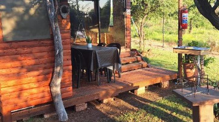 Thorn Tree Bush Camp - Tented camps and cabins