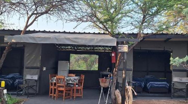 Thorn Tree Bush Camp - Tented camps and cabins