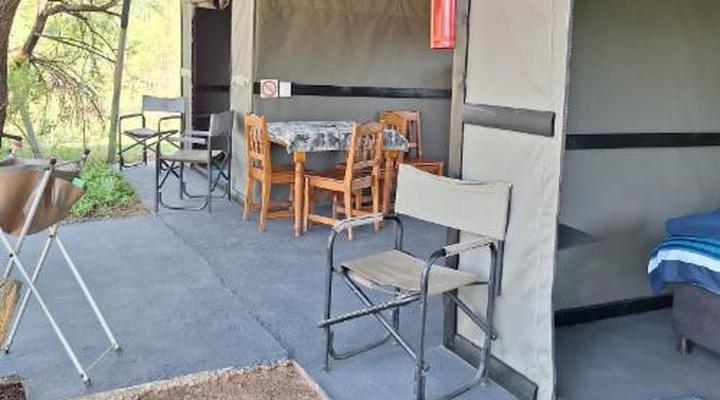 Thorn Tree Bush Camp - Tented camps and cabins