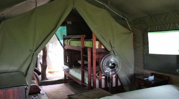 Thorn Tree Bush Camp - Tented camps and cabins