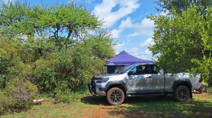 Thorn Tree Bush Camp - Tented camps and cabins