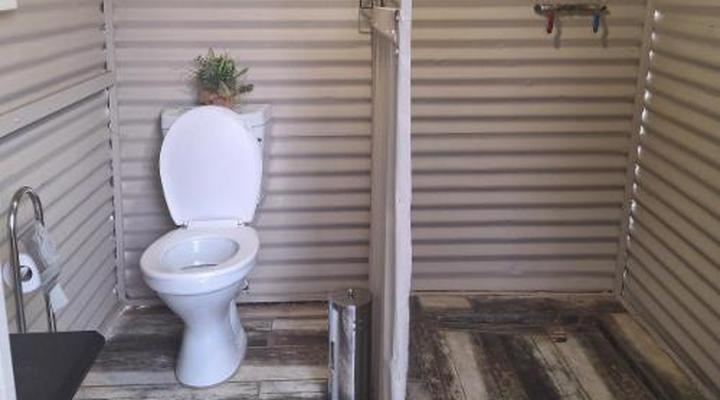 Thorn Tree Bush Camp - Tented camps and cabins