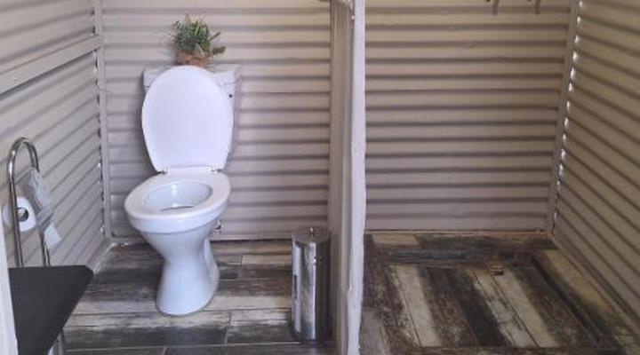 Thorn Tree Bush Camp - Tented camps and cabins