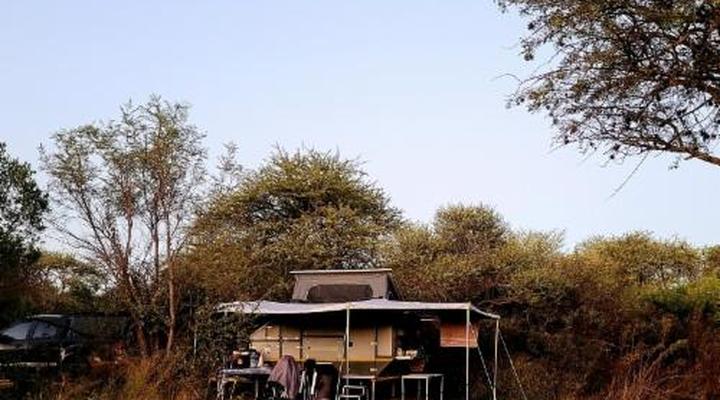 Thorn Tree Bush Camp - Tented camps and cabins