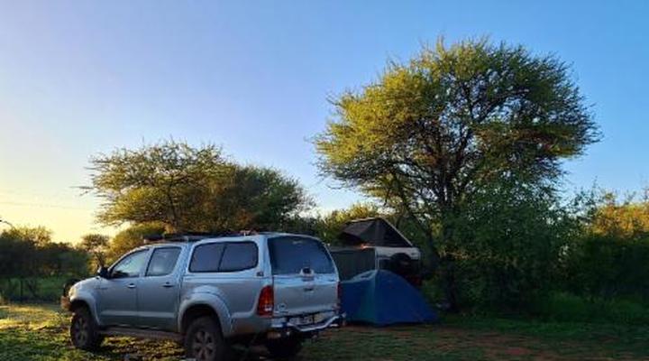 Thorn Tree Bush Camp - Tented camps and cabins