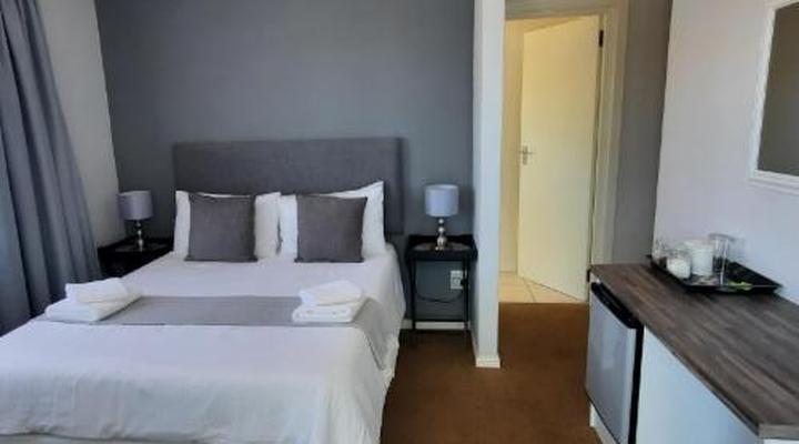 Phoenix Lodge and Waterside Accommodation