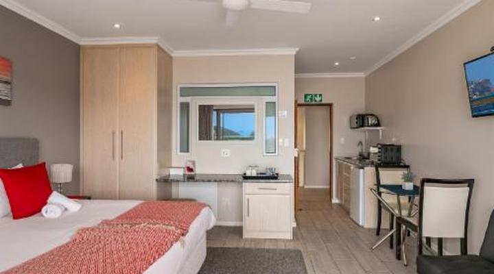 Phoenix Lodge and Waterside Accommodation