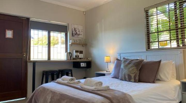 Dolphin Circle Bed and Breakfast