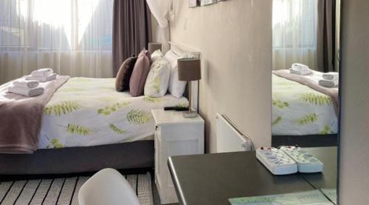 Dolphin Circle Bed and Breakfast