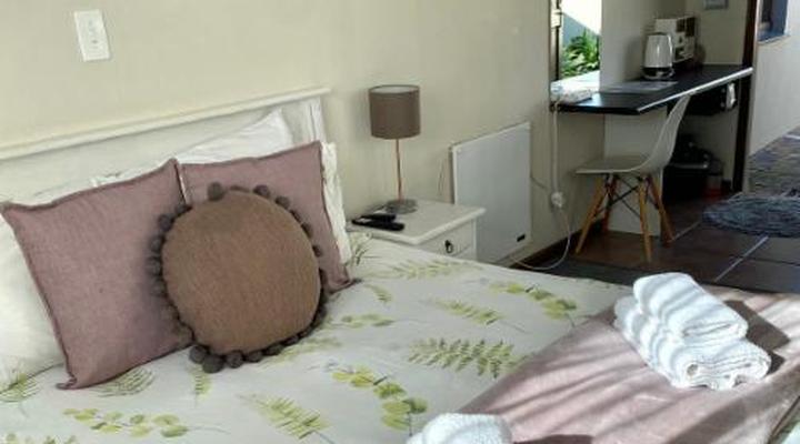 Dolphin Circle Bed and Breakfast