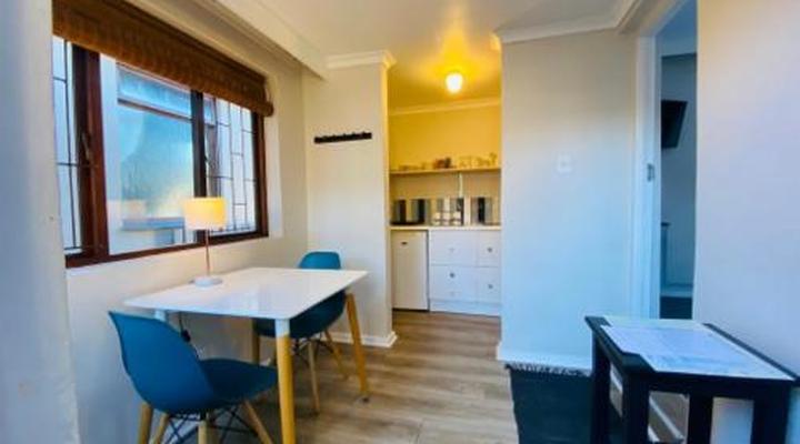 Dolphin Circle Bed and Breakfast