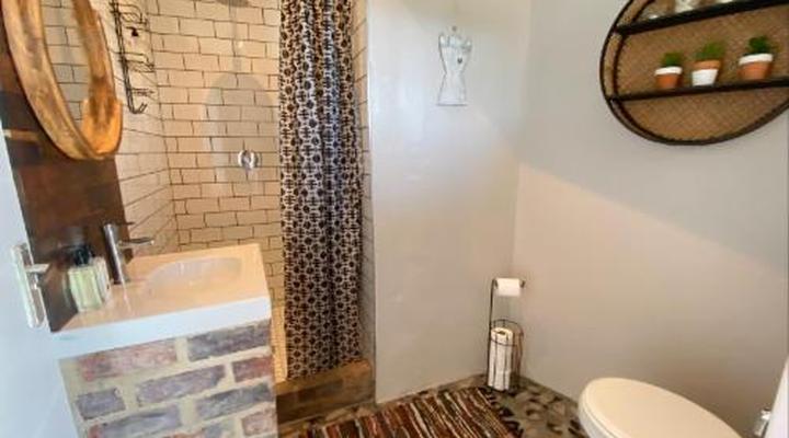 Dolphin Circle Bed and Breakfast