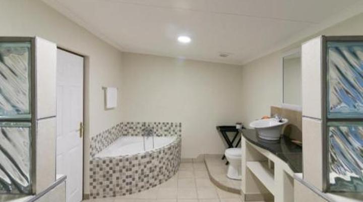 Eastbrook River Lodge