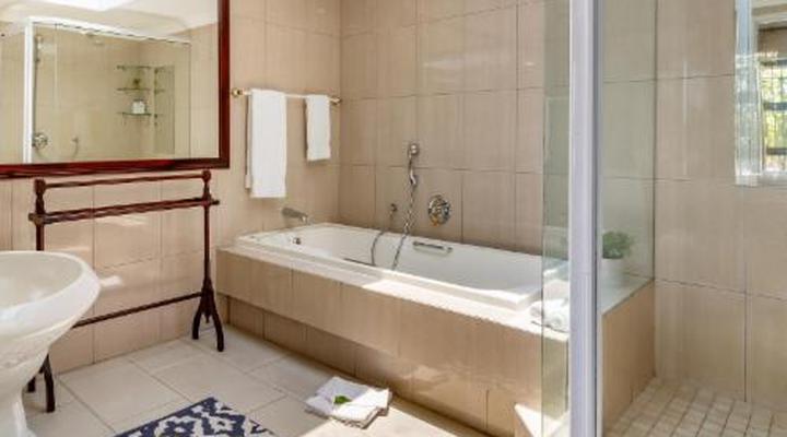 Christie's at 32 on Russell