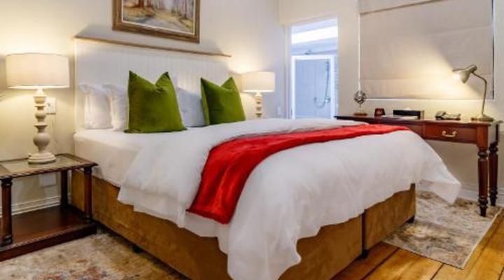 Christie's at 32 on Russell