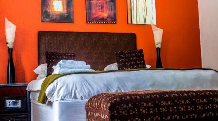 Coyotes Hotel & Conference Centre