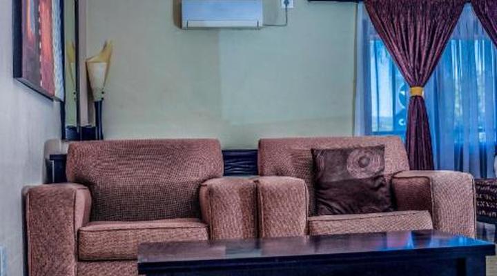 Coyotes Hotel & Conference Centre