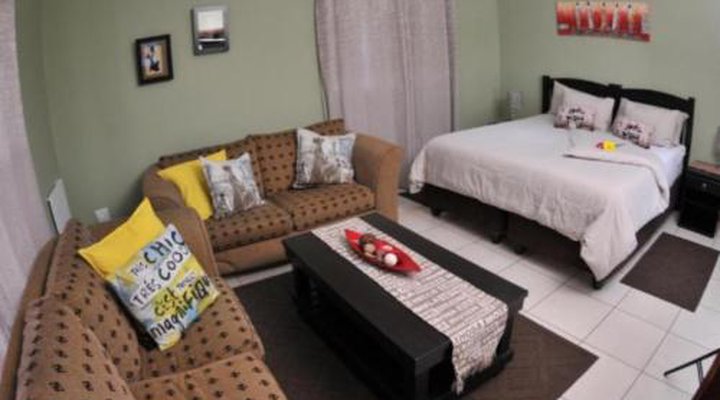 Summer Garden Guest House (The Flower Box)