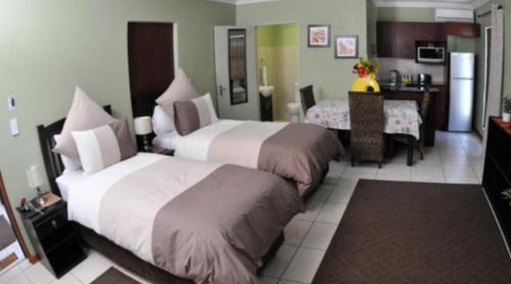 Summer Garden Guest House (The Flower Box)
