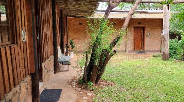 Nxabii Cottages