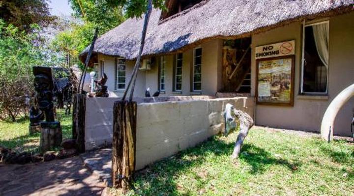 Victoria Falls Backpackers Lodge 