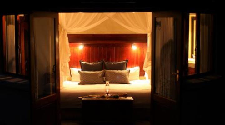 Ivory Wilderness River Rock Lodge