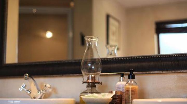 Ivory Wilderness River Rock Lodge