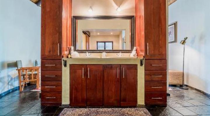 Ivory Wilderness River Rock Lodge