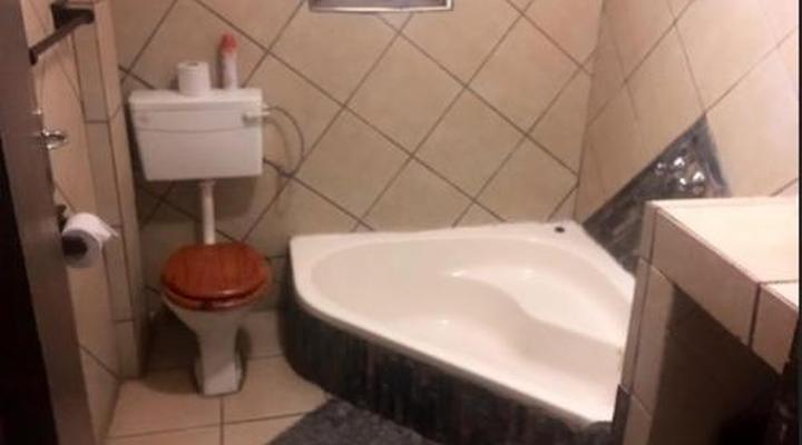 Royal Pelican Bed & Breakfast