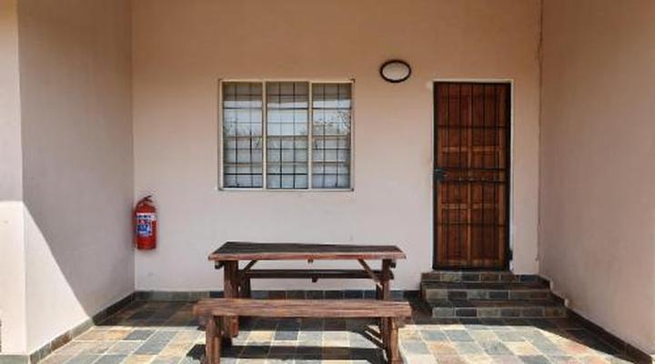 Lagai Roi Guesthouse